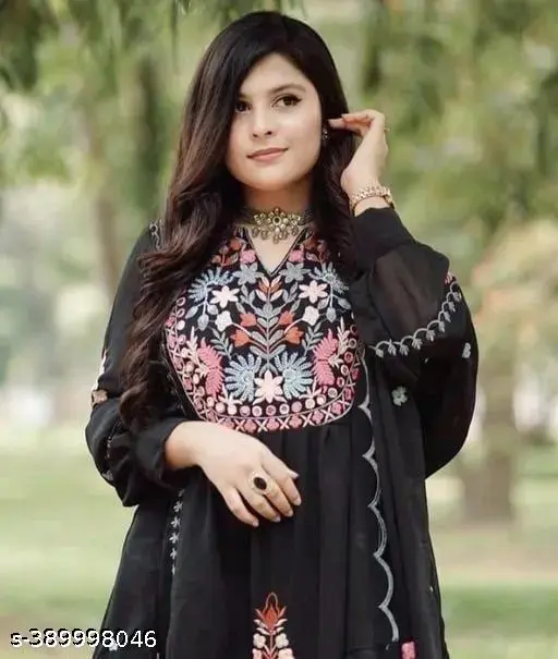 Pakistani Beautiful Girl In Black Dress Black Pakistani Outfit