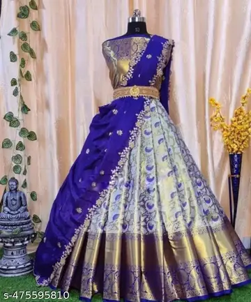 Abhisarika Voguish Women Lehenga